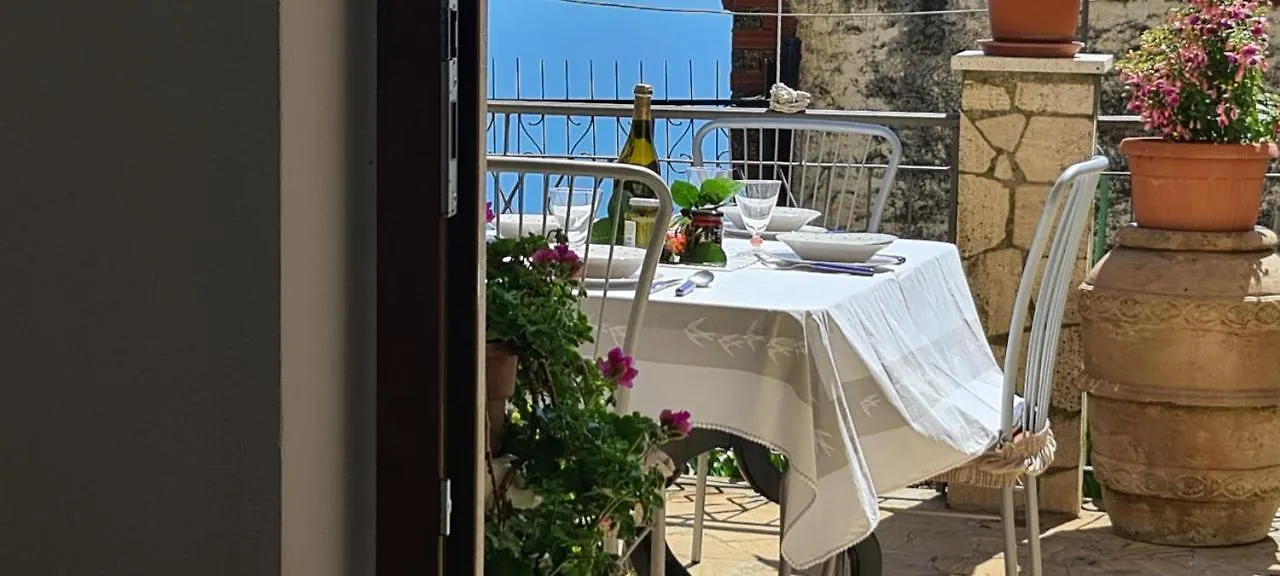 Ca' Di Rissi - Homy 5 Terre Apartment Volastra 0*,  Italy
